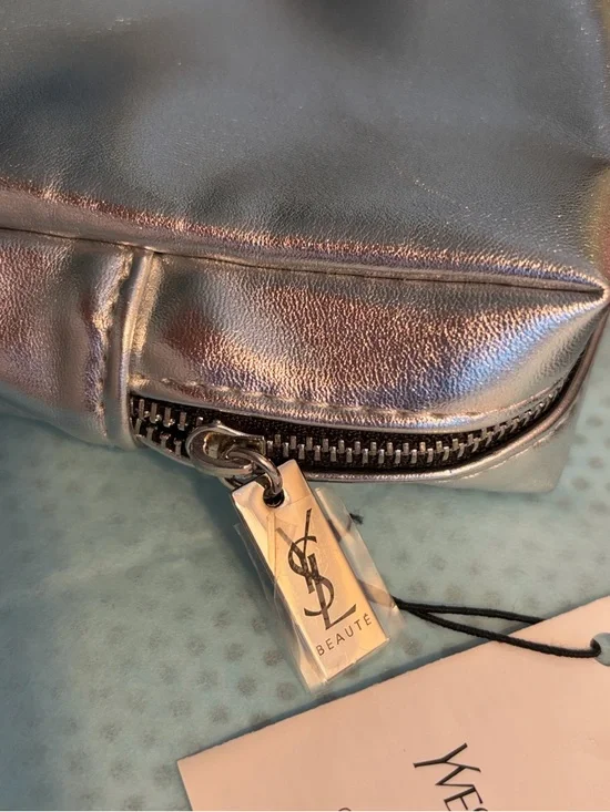Yves Saint Laurent Silver Metallic Lip Embossed Cosmetic Pouch - Picture 3 of 4